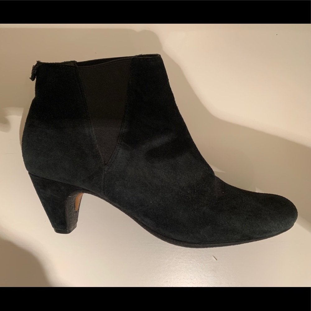 Sam Edelman black suede low booties